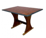 Massiver tisch mit klassischem design