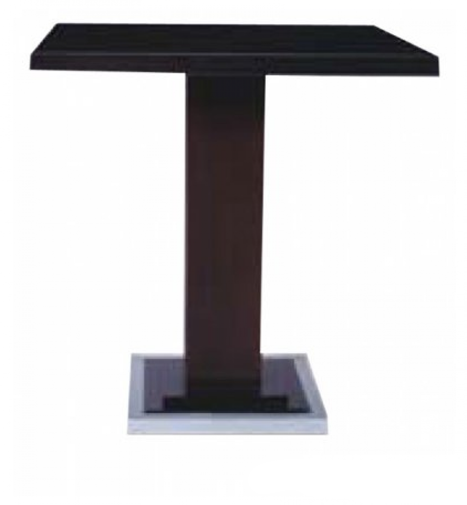 Massive table in a noble design Massive table in a noble design