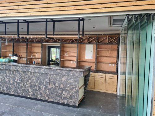 Bar Verkleidung Multiplex mit HPL Beschichtung (Preis auf Anfrage)
