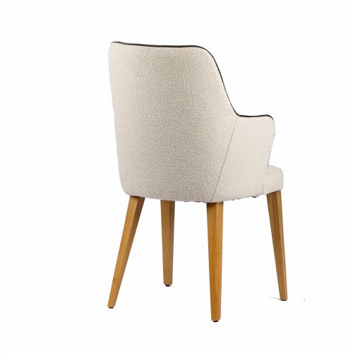 Sessel "Espina" aus weißem Stoff und Holzbeinen