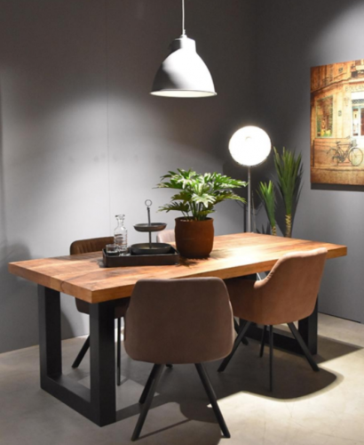 Esstisch aus stabilem mangoholz und metallgestell