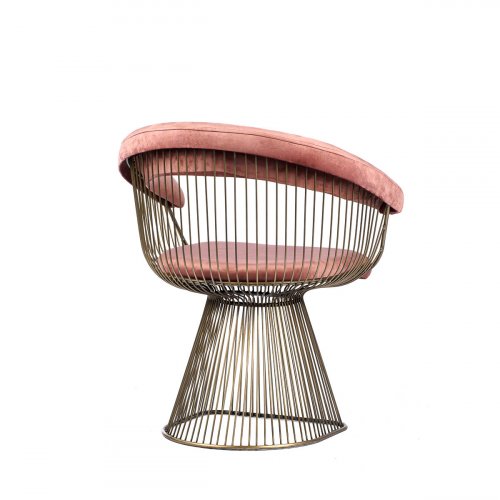 Sessel "Retro" aus rose Samt und goldenem Metallgetsell