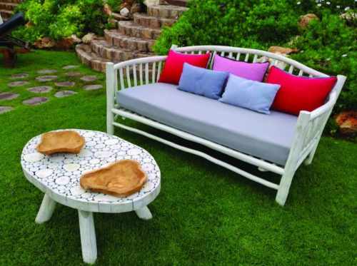 Sofa aus Teakholz in Farbe Weiß