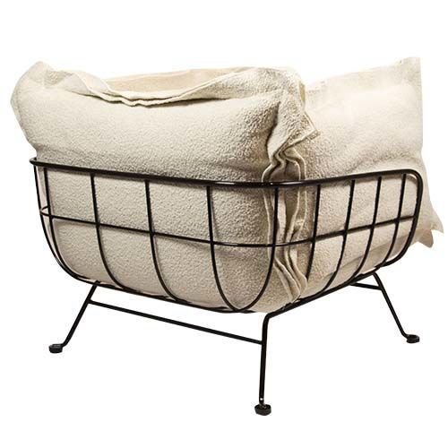 "Floral" armchair made of beige teddy boucle and black metal frame