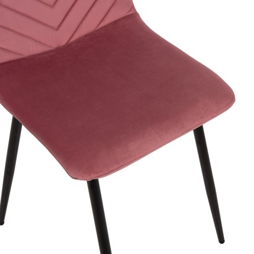STUHL LATRELL AUS ROSE SAMT MIT SCHWARZEN METALLBEINEN 43x54x88cm