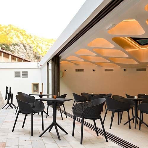 Outdoor armchair "Sky" made of polypropylene in black 61x81x45x55cm