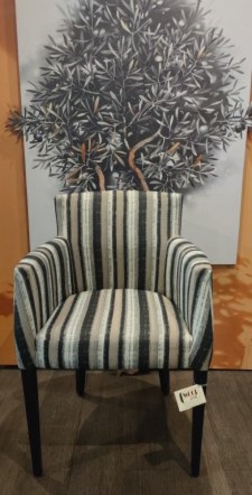 Gepolsterter Sessel "Omega Arm"
