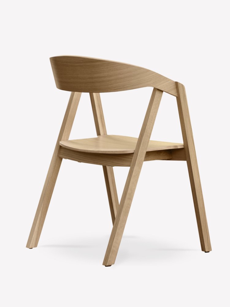 Wooden chair Guru