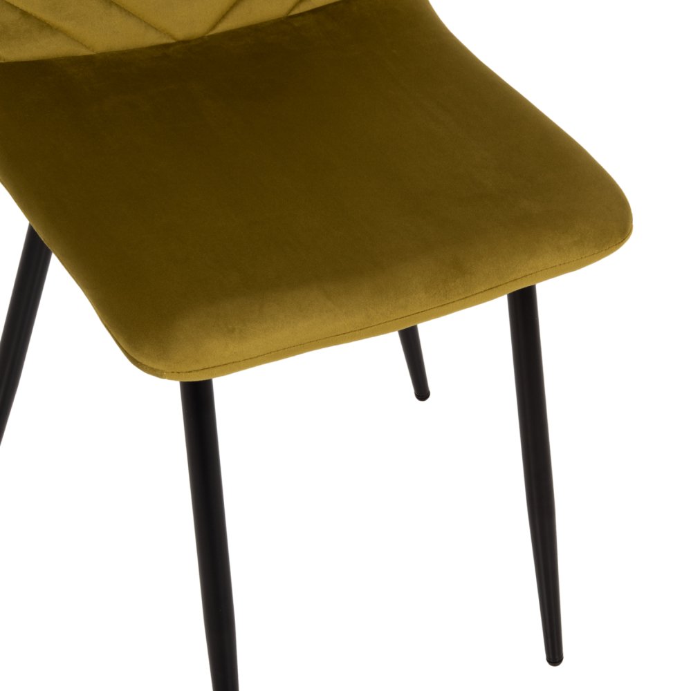 STUHL LATRELL AUS OLIVGRÜNEM SAMT MIT SCHWARZEN METALLBEINEN 43x54x88cm
