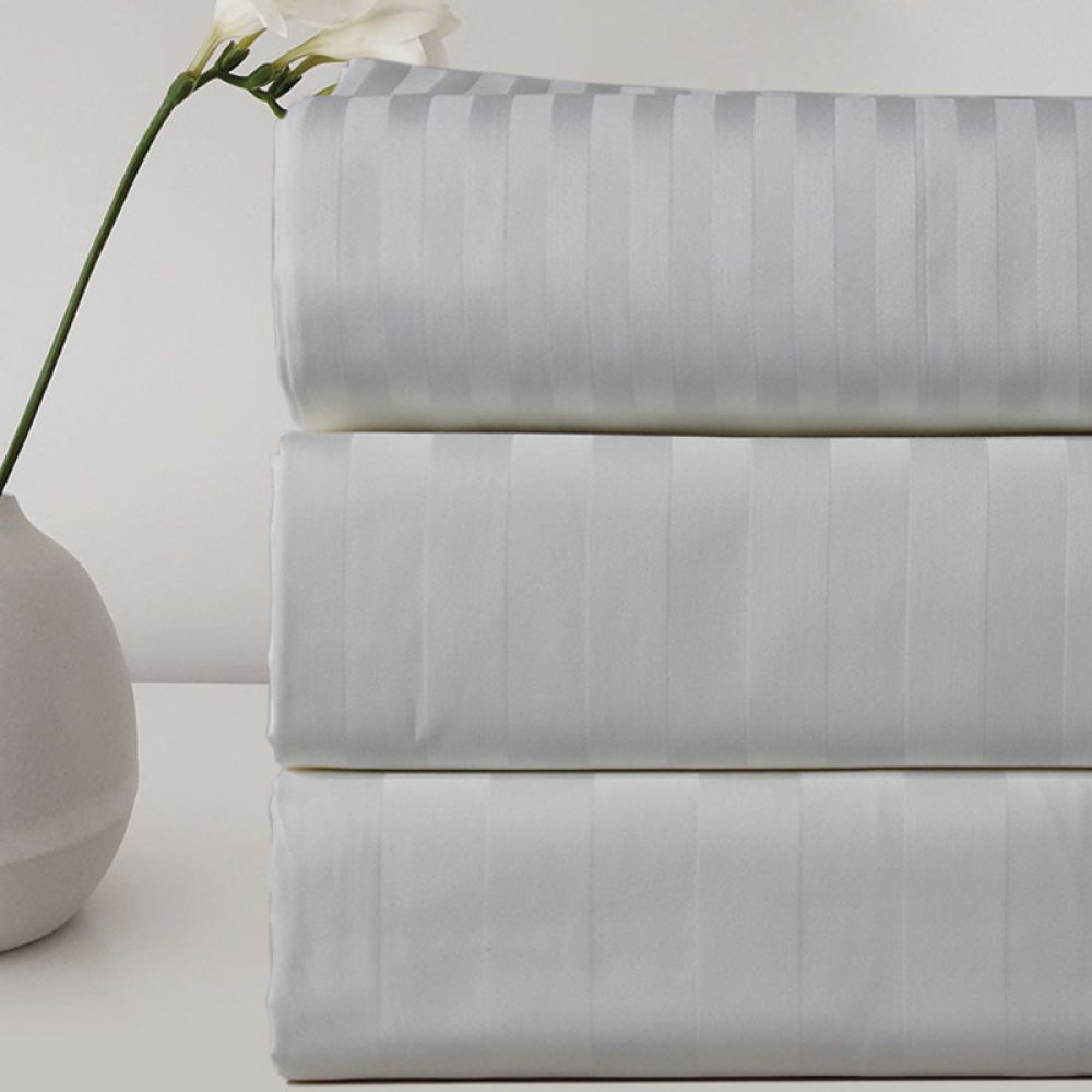 Bettbezug 240TC 80% Baumwolle 20% Polyester mit Satin Streifen 1cm Breite