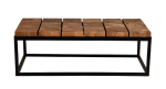 Design-couchtisch aus akazienholz und schwarzem gestell