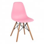 Stuhl mit Holzbeinen und Sitz Twist in pink